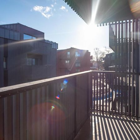 Dream Stay - Brand New Apartment With Balcony & Free Parking タリン エクステリア 写真